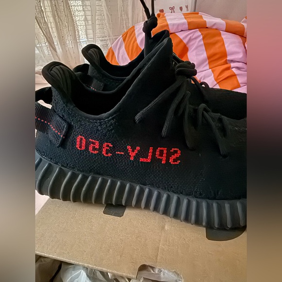 Yeezy Boost 350 Bred 2017 Sneakers - Picture 2 of 4